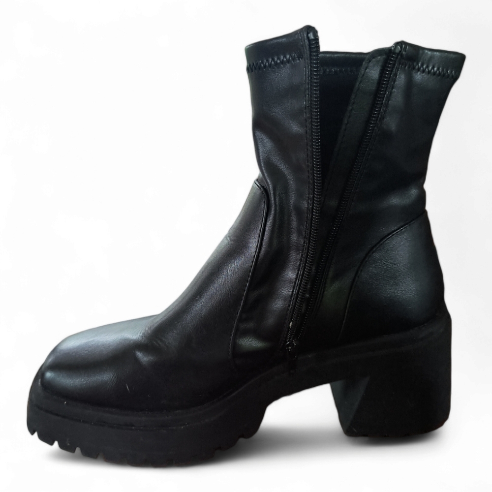 Madden Girl Kiaa Platform Bootie Size 10